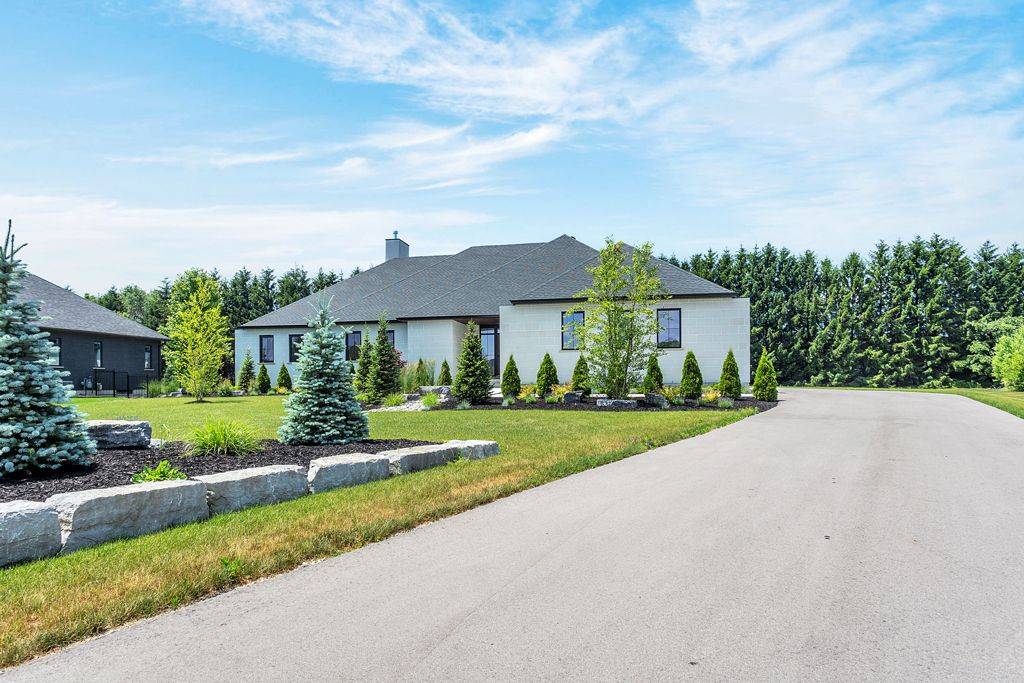 Norwich, ON N0J 1R0,33 August CRES