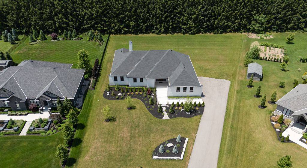 Norwich, ON N0J 1R0,33 August CRES