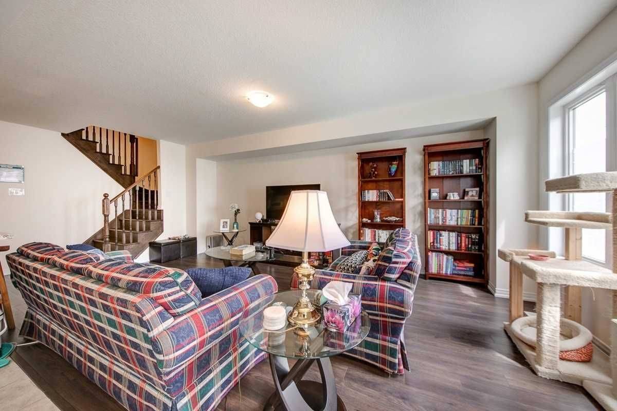 Niagara Falls, ON L2H 3S2,7722 Redbud LN