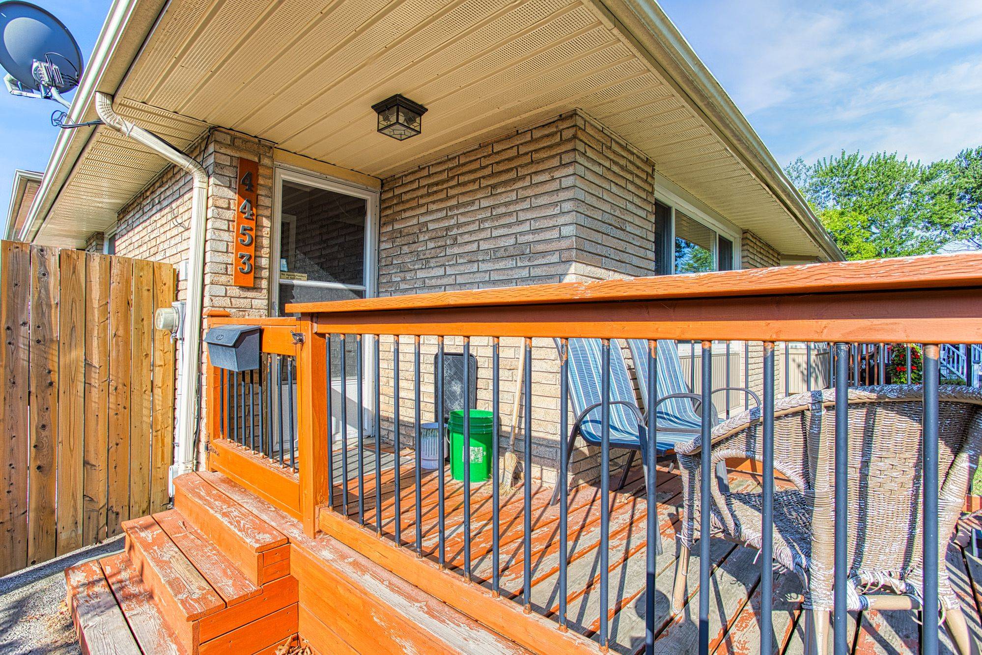 Niagara Falls, ON L2E 5W8,4453 Meadowvale DR #Main