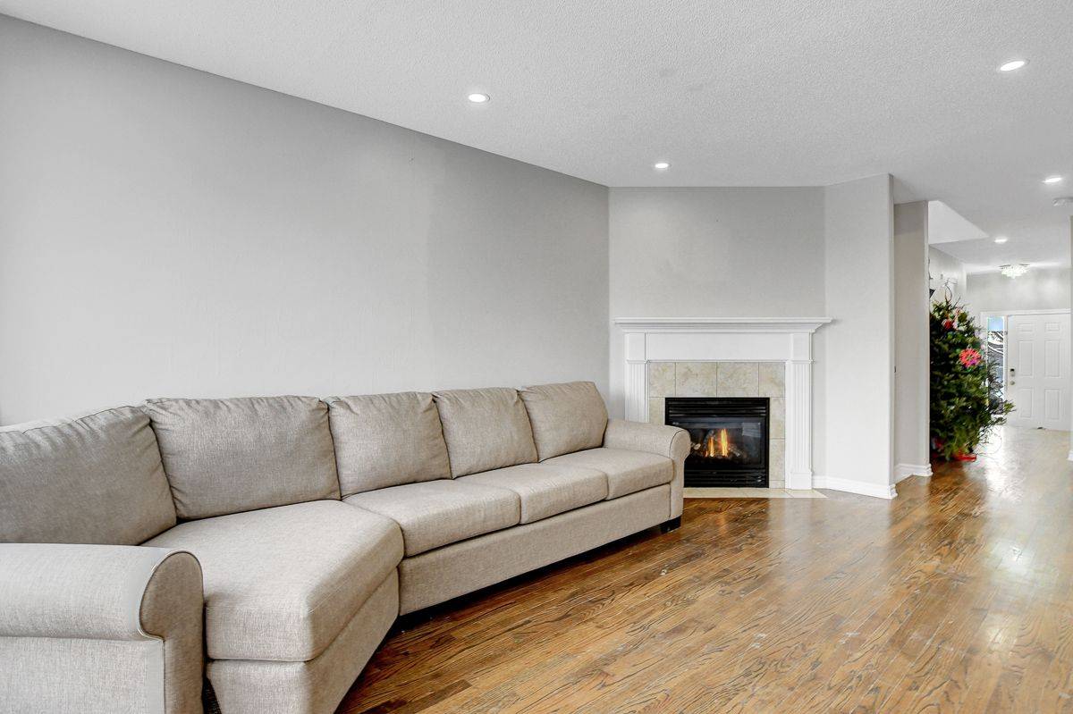 Stittsville - Munster - Richmond, ON K2S 0B1,156 Talltree CRES