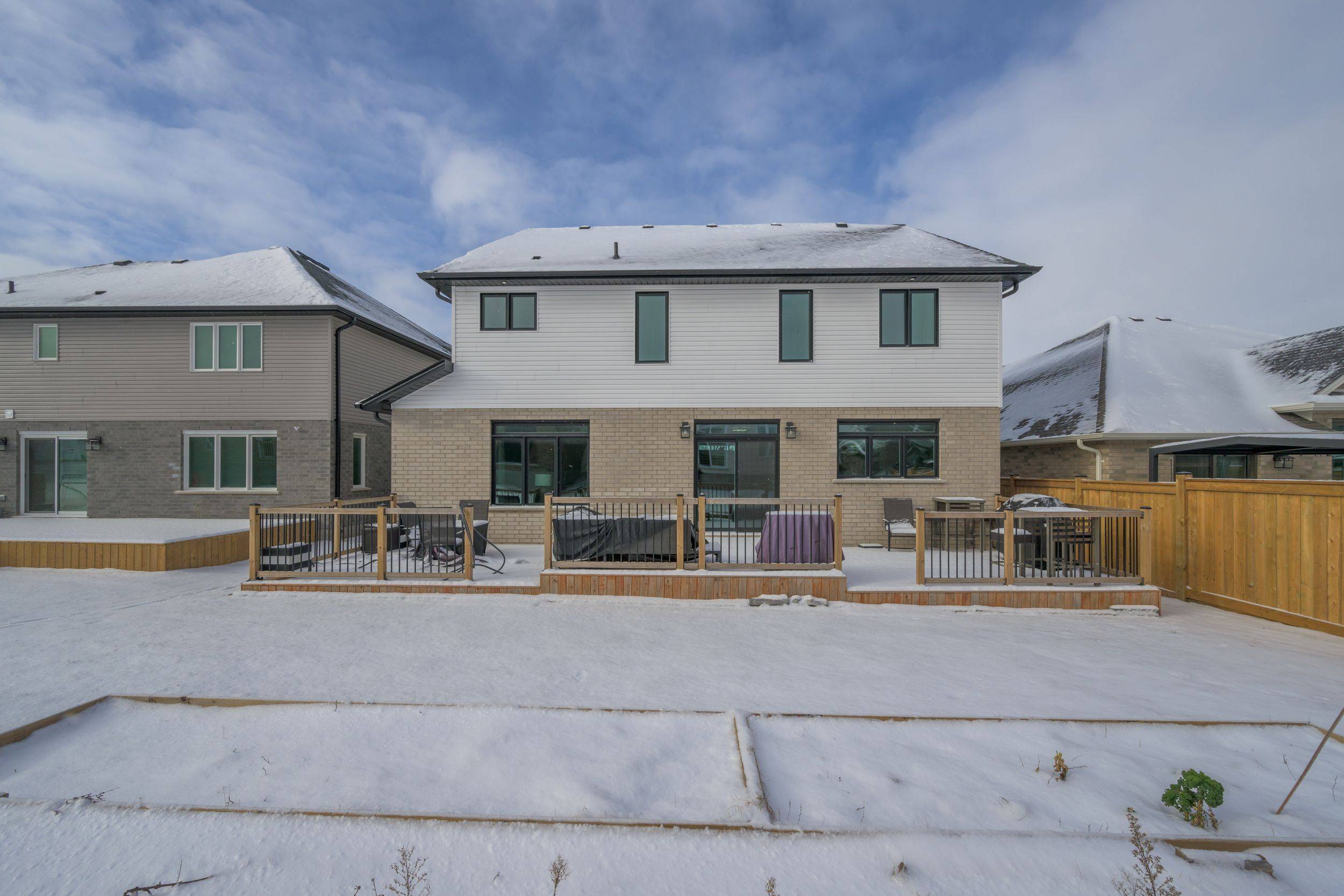 Central Elgin, ON N5R 0M7,48 Snowy Owl TRL