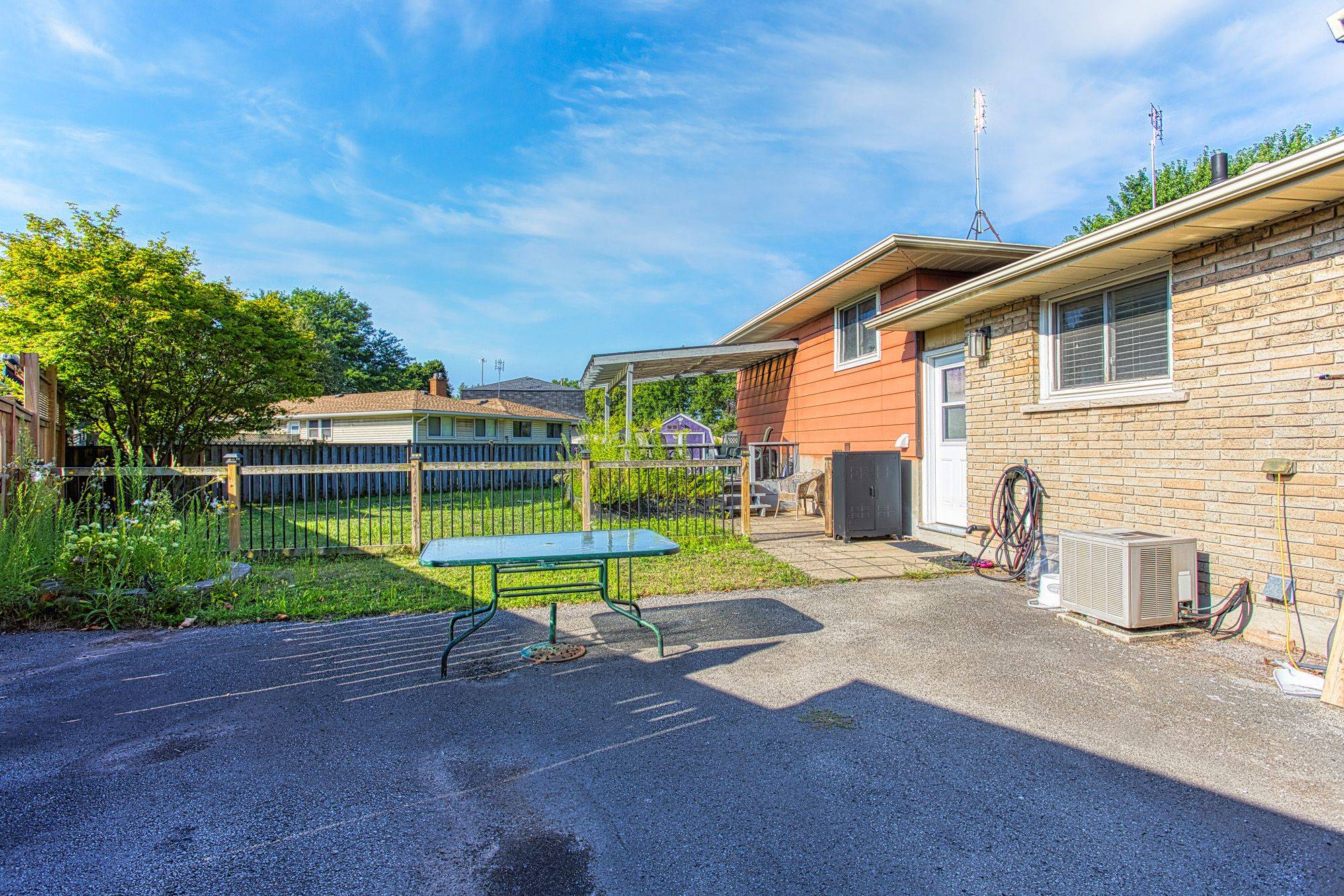 Niagara Falls, ON L2E 5W8,4453 Meadowvale DR #Lower