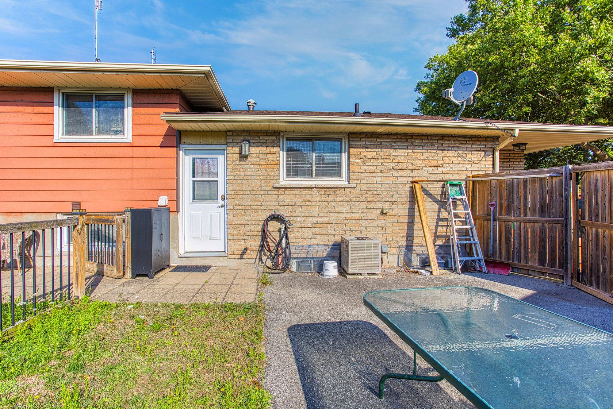 Niagara Falls, ON L2E 5W8,4453 Meadowvale DR #Lower