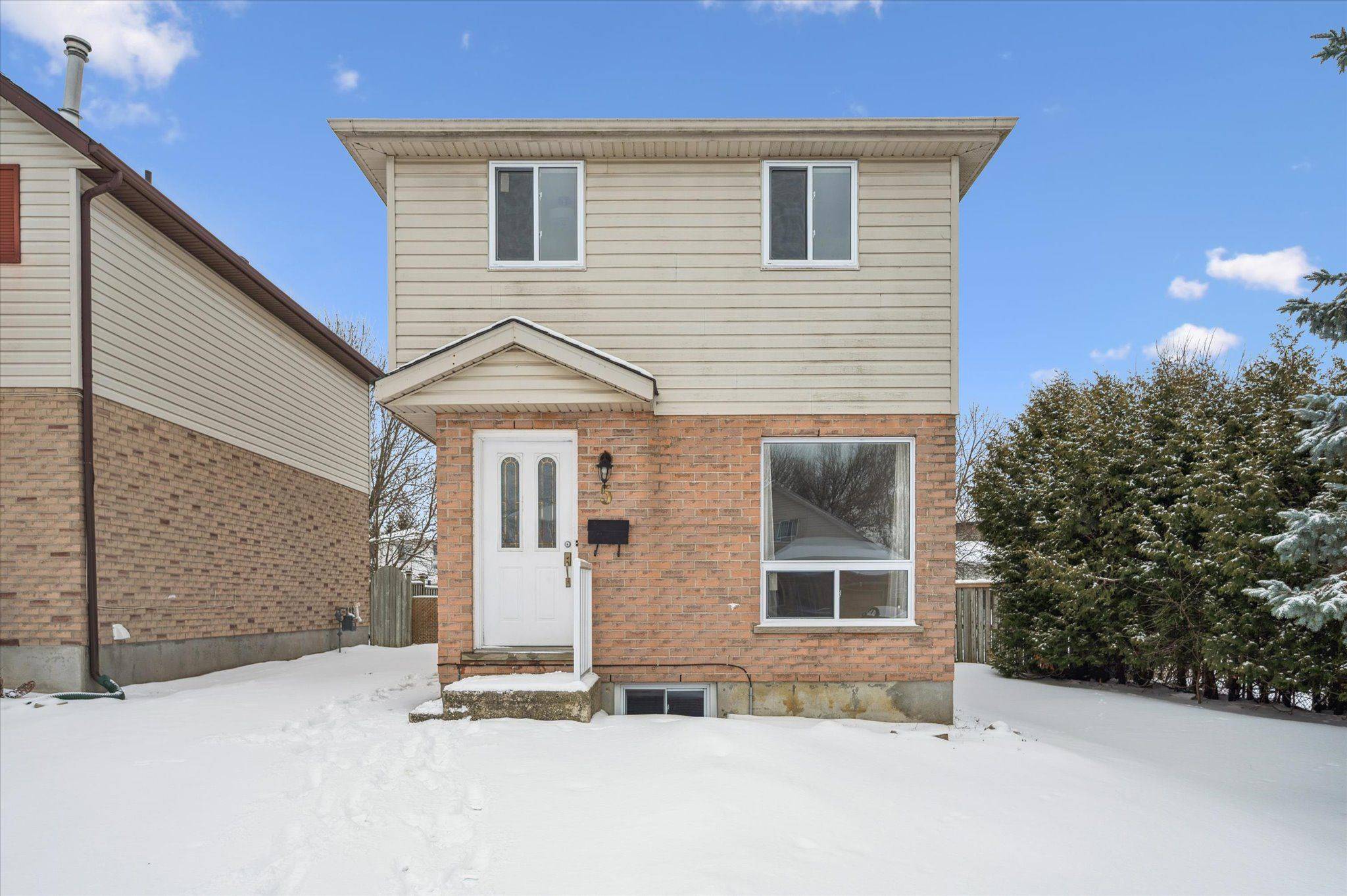 Guelph, ON N1E 6W7,5 Troy CRES