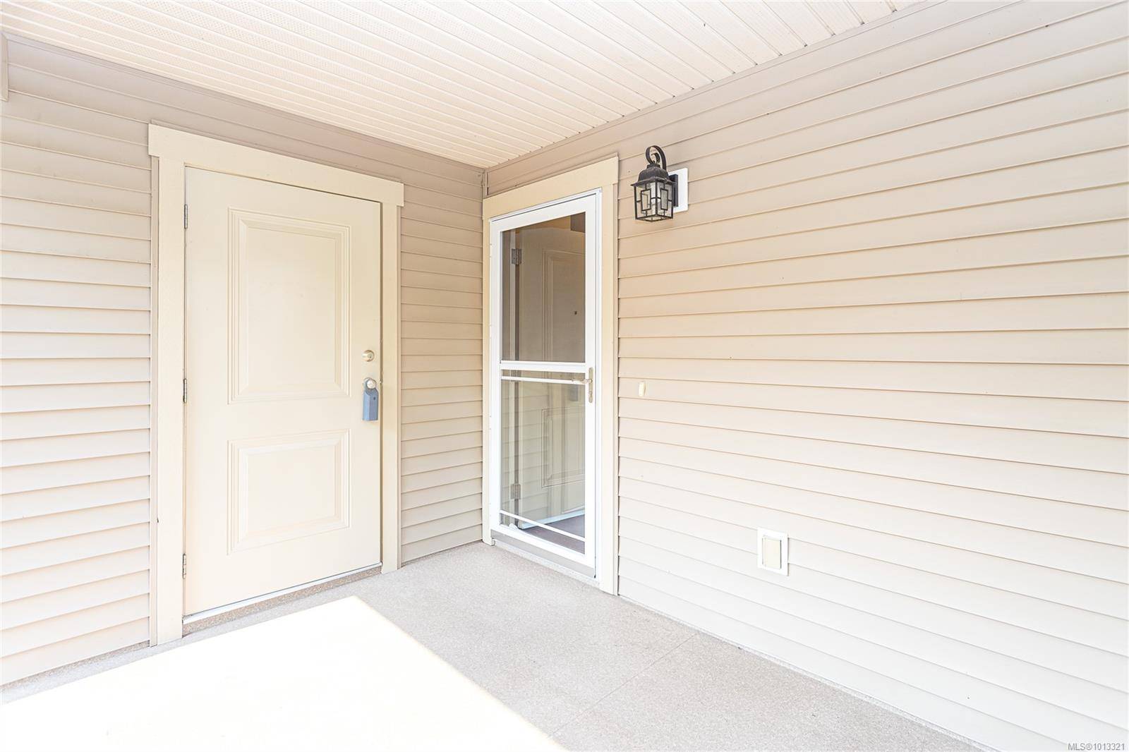 Nanaimo, BC V9T 0E6,4436 Hedgestone Pl #201