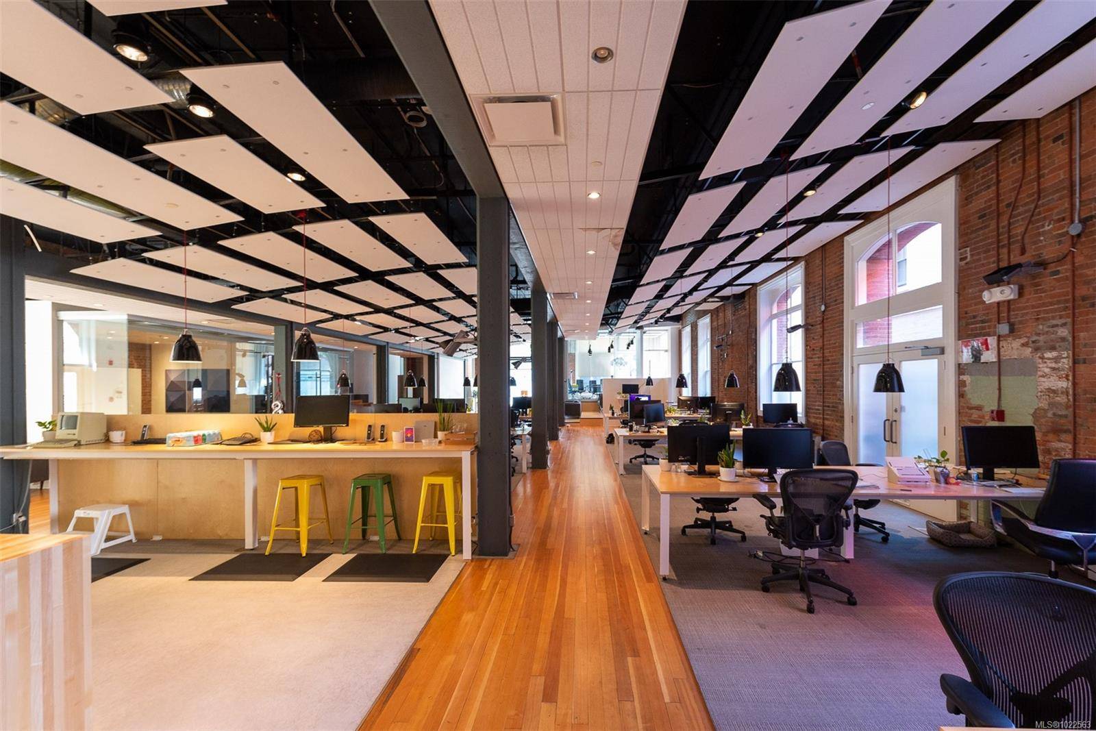 Victoria, BC V8W 1K8,524 Yates St #101