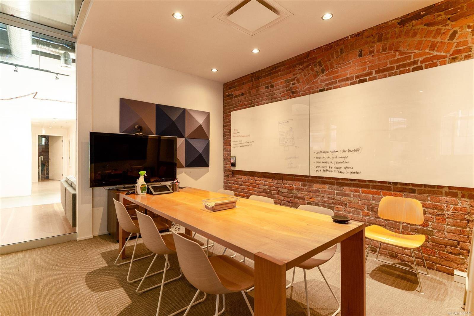 Victoria, BC V8W 1K8,524 Yates St #101