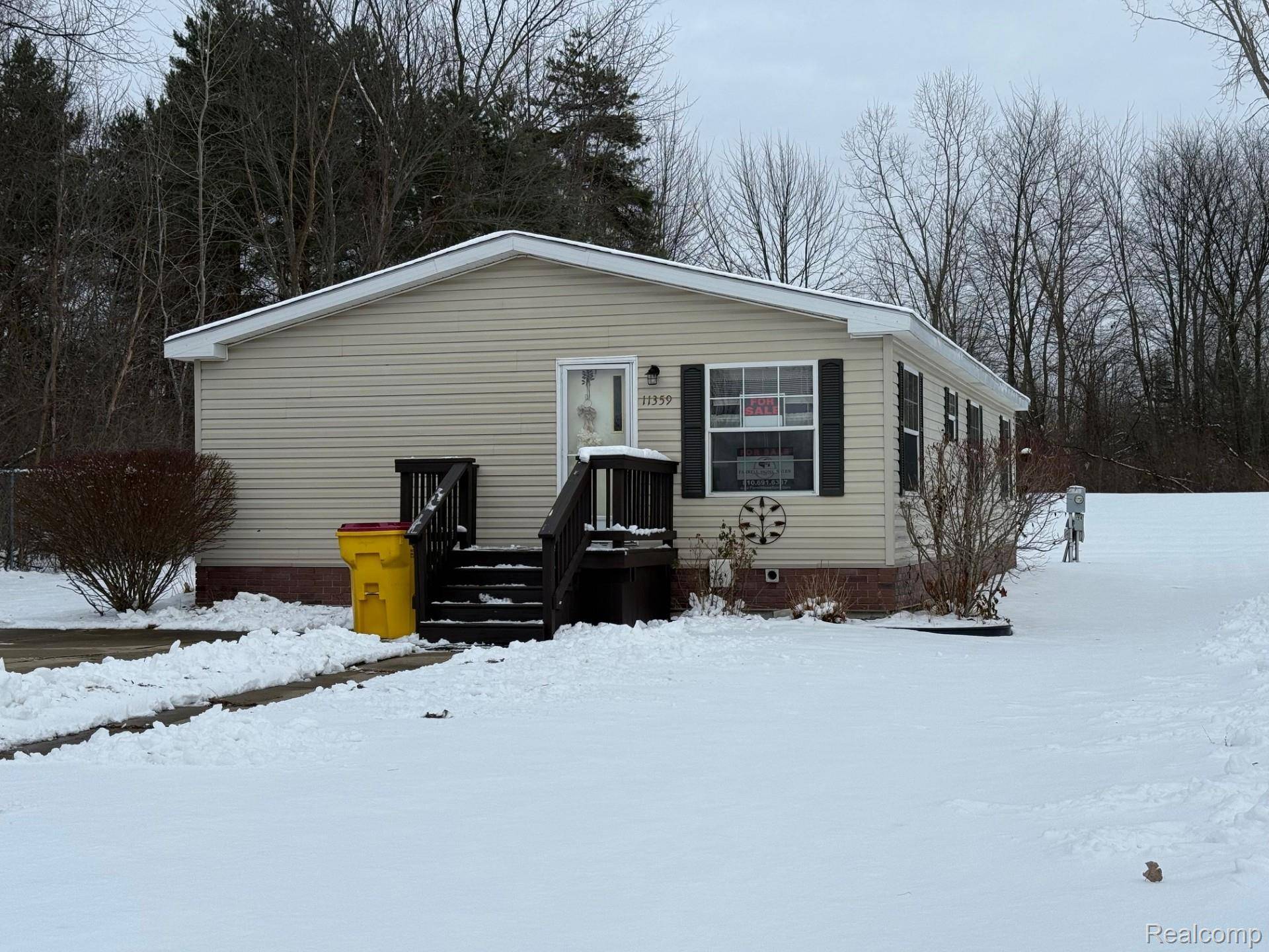 Fenton, MI 48430,11359 Lake DR