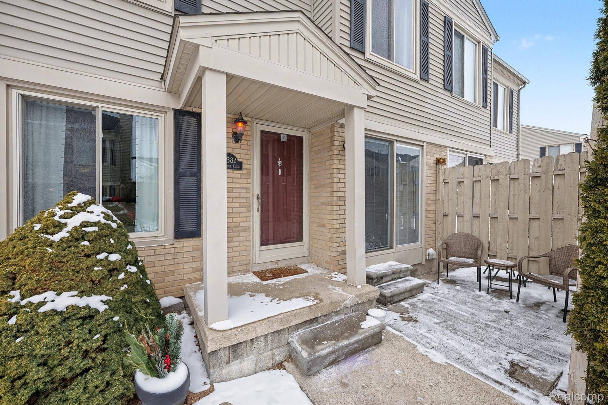 Clinton Township, MI 48038,44582 Connecticut CT