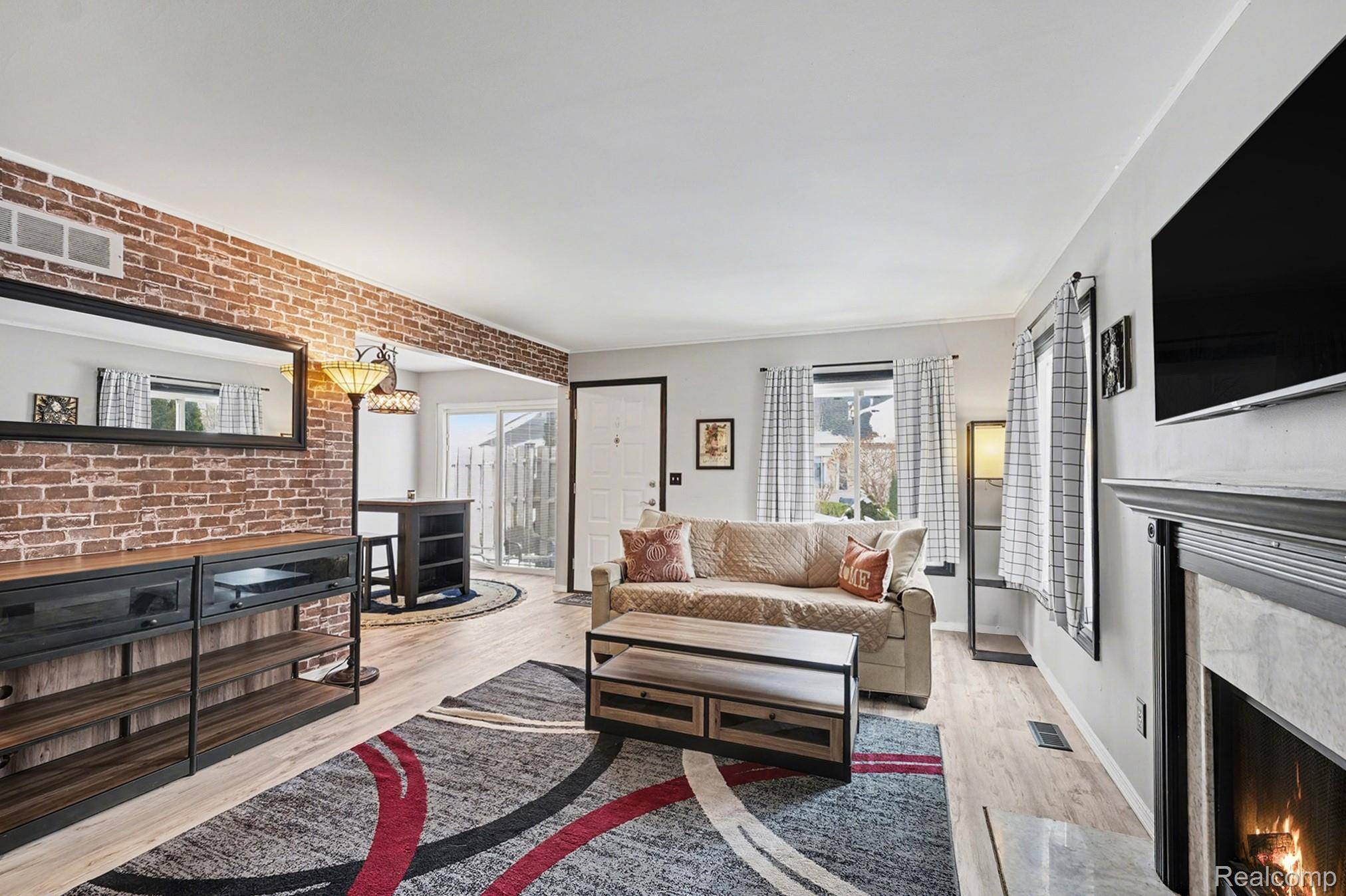 Clinton Township, MI 48038,44582 Connecticut CT