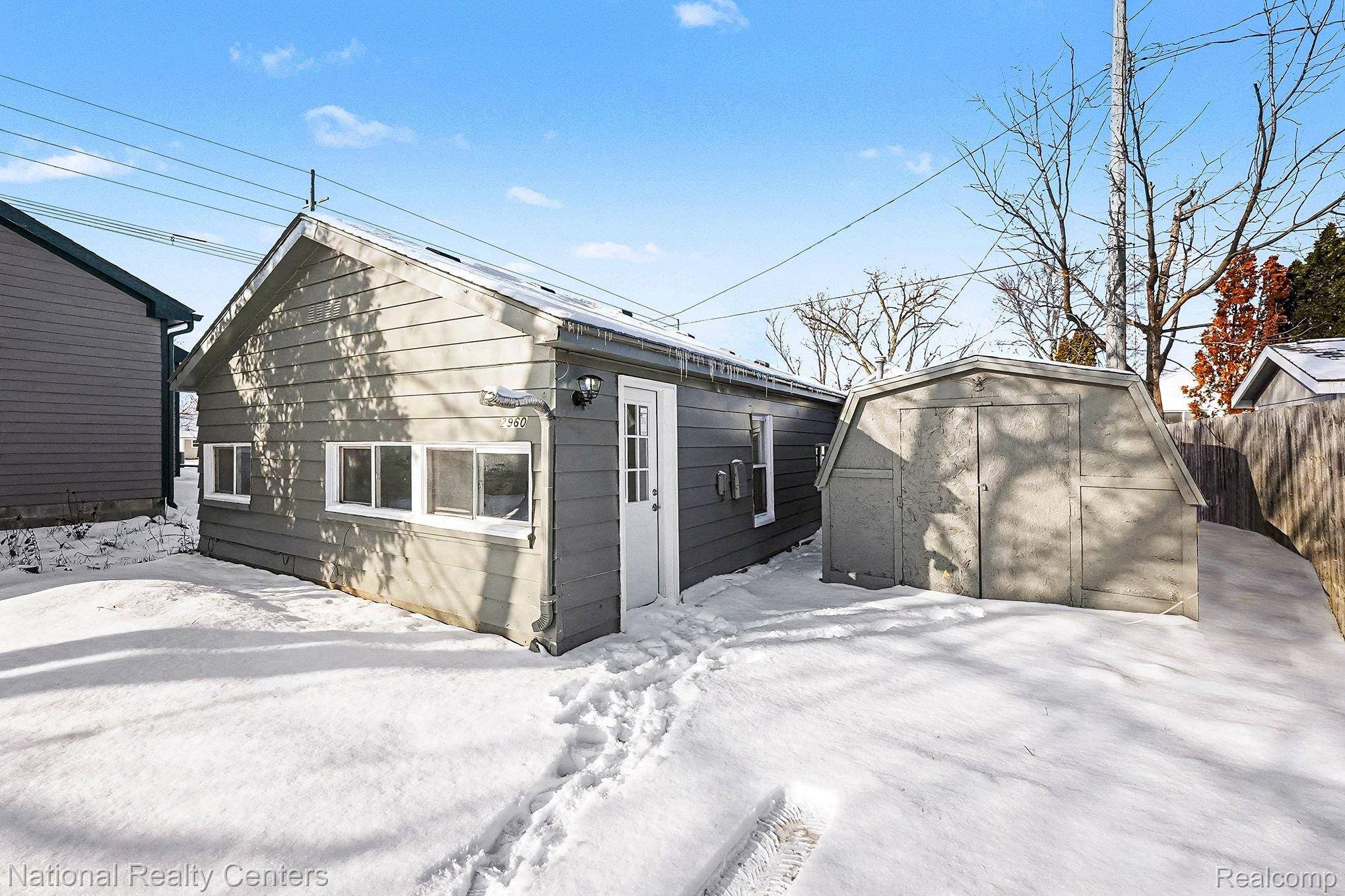 Keego Harbor, MI 48320,2960 Glenbroke ST