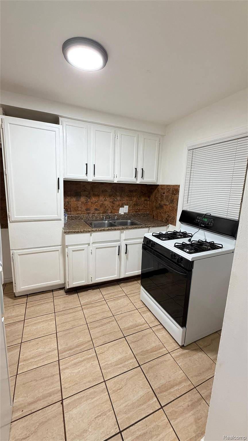 Detroit, MI 48228,7346 STAHELIN AVE