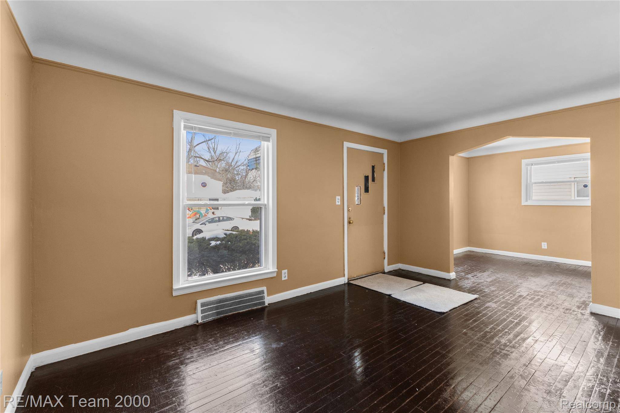 Redford, MI 48240,19299 Garfield