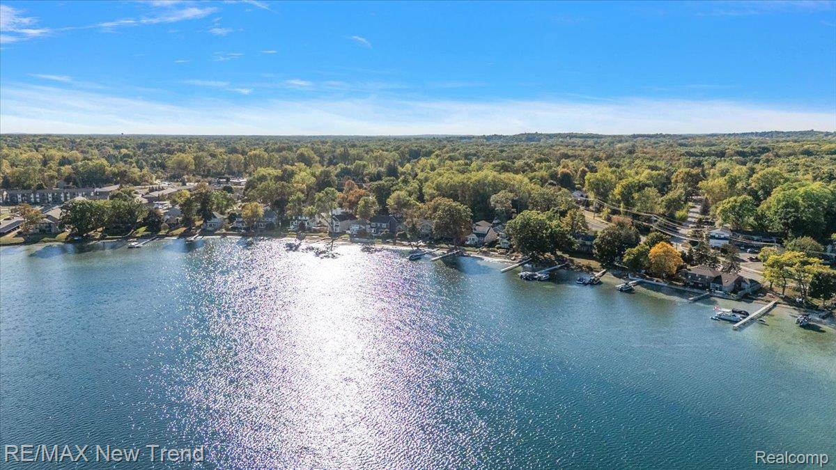 Waterford, MI 48327,727 McDougal DR