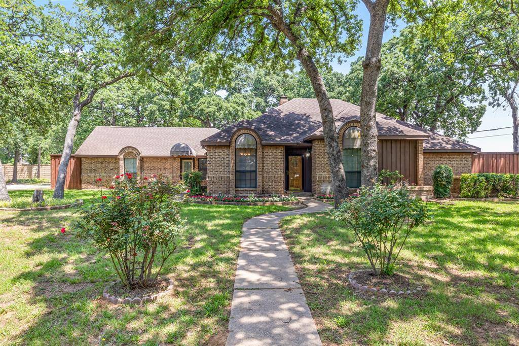 Grapevine, TX 76051,2126 Los Robles Street