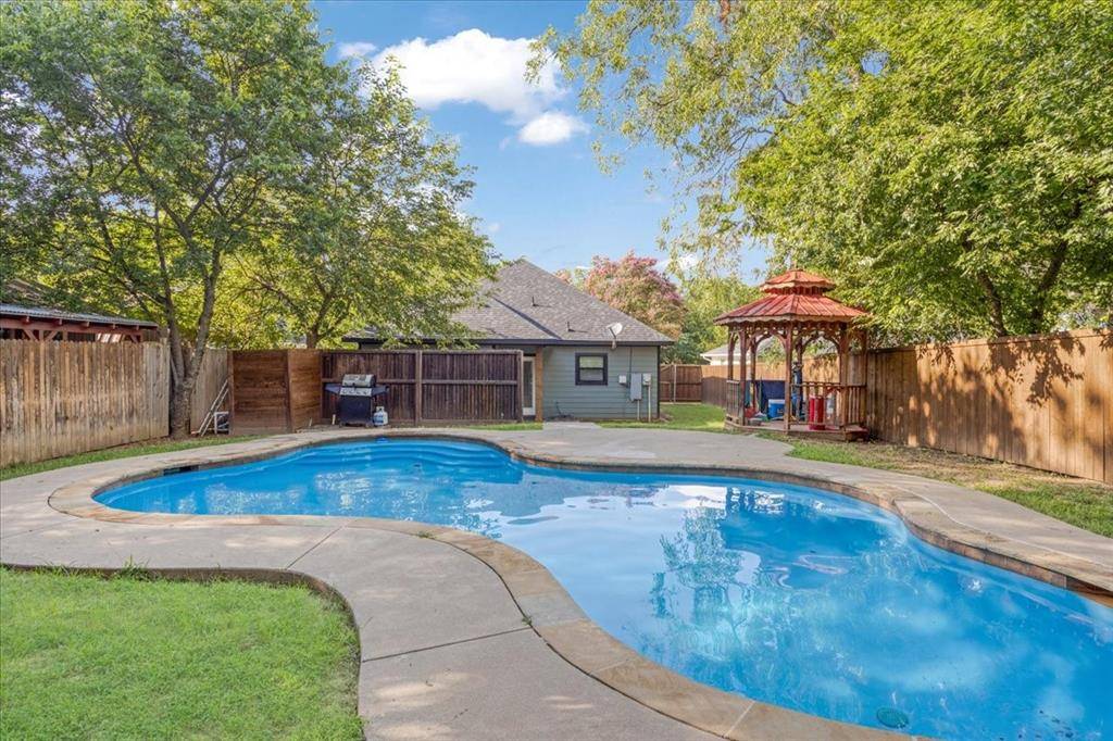 Denison, TX 75020,408 W Day Street