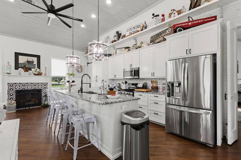 Collinsville, TX 76233,100 Sanders Lane