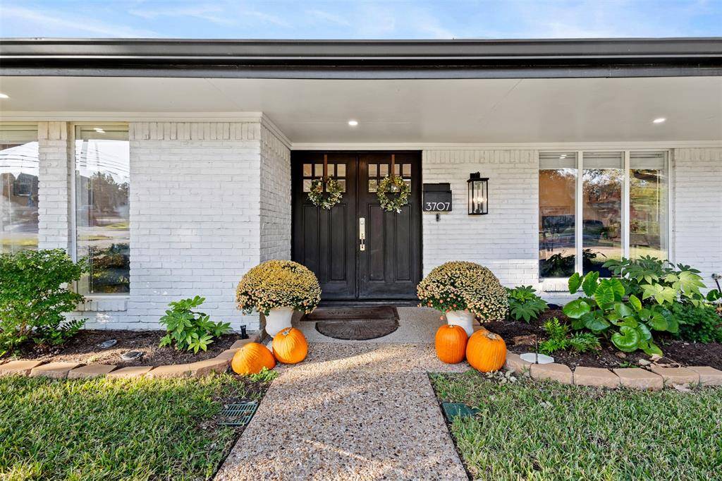 Dallas, TX 75229,3707 Pallos Verdas Drive