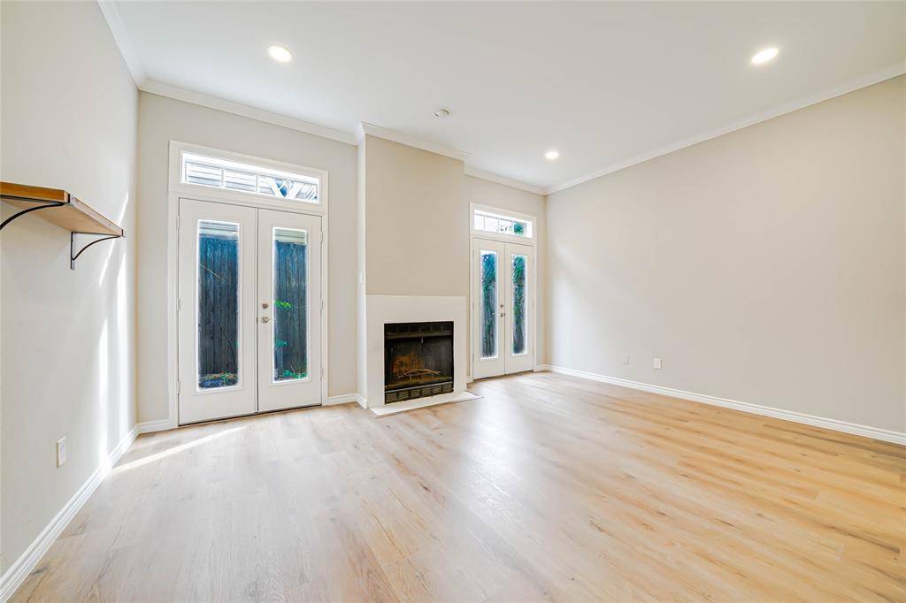 Dallas, TX 75219,3605 Brown Street #B-108