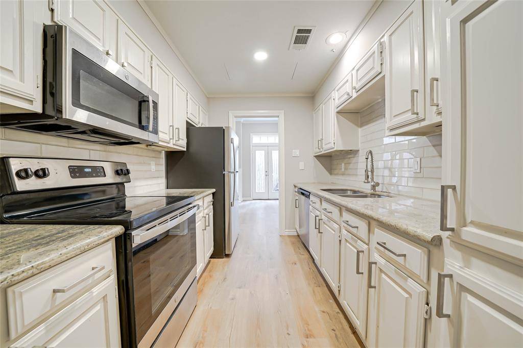 Dallas, TX 75219,3605 Brown Street #B-108