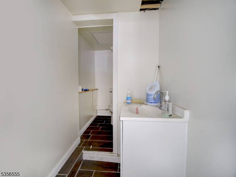 Newark City, NJ 07108,113 Elizabeth Ave