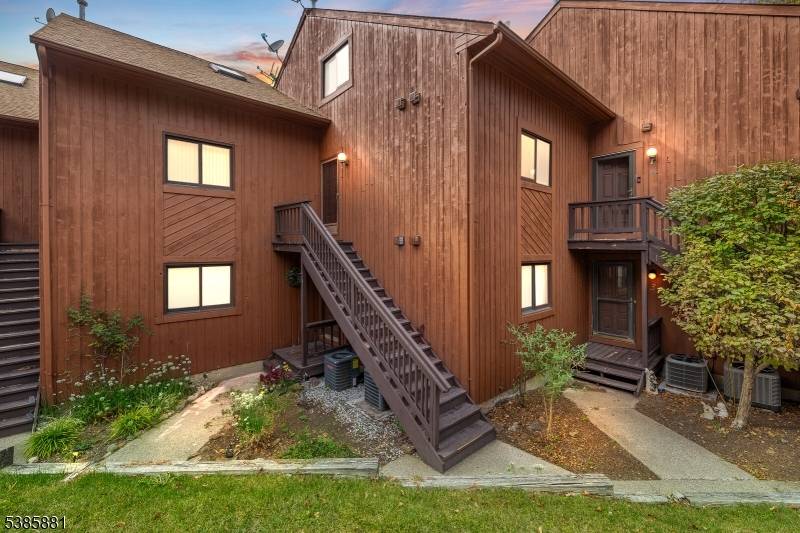 Vernon Twp., NJ 07462,4 Attitash Dr Unit 6 #6