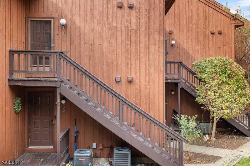 Vernon Twp., NJ 07462,4 Attitash Dr Unit 6 #6