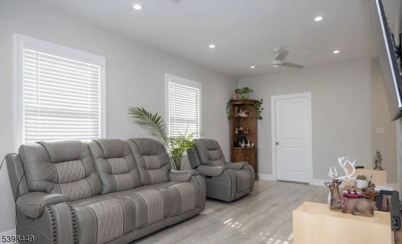 Woodbridge Twp., NJ 07064,118 Holly St