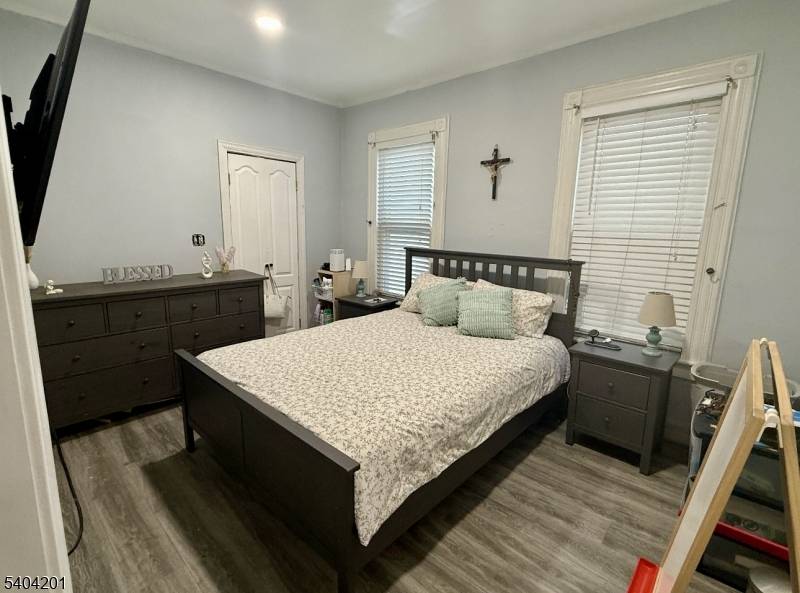 Elizabeth City, NJ 07201,580 Monroe Ave