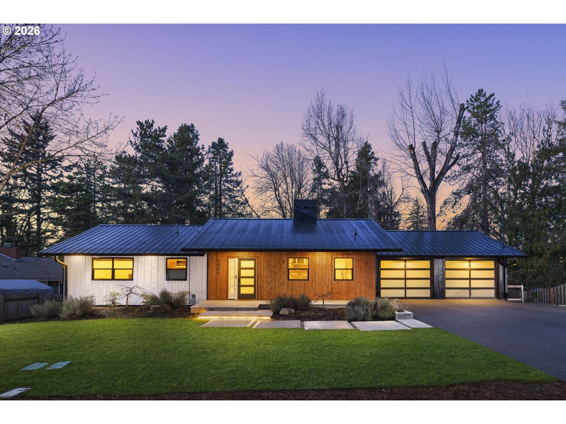 Lake Oswego, OR 97034,1685 FERNWOOD DR