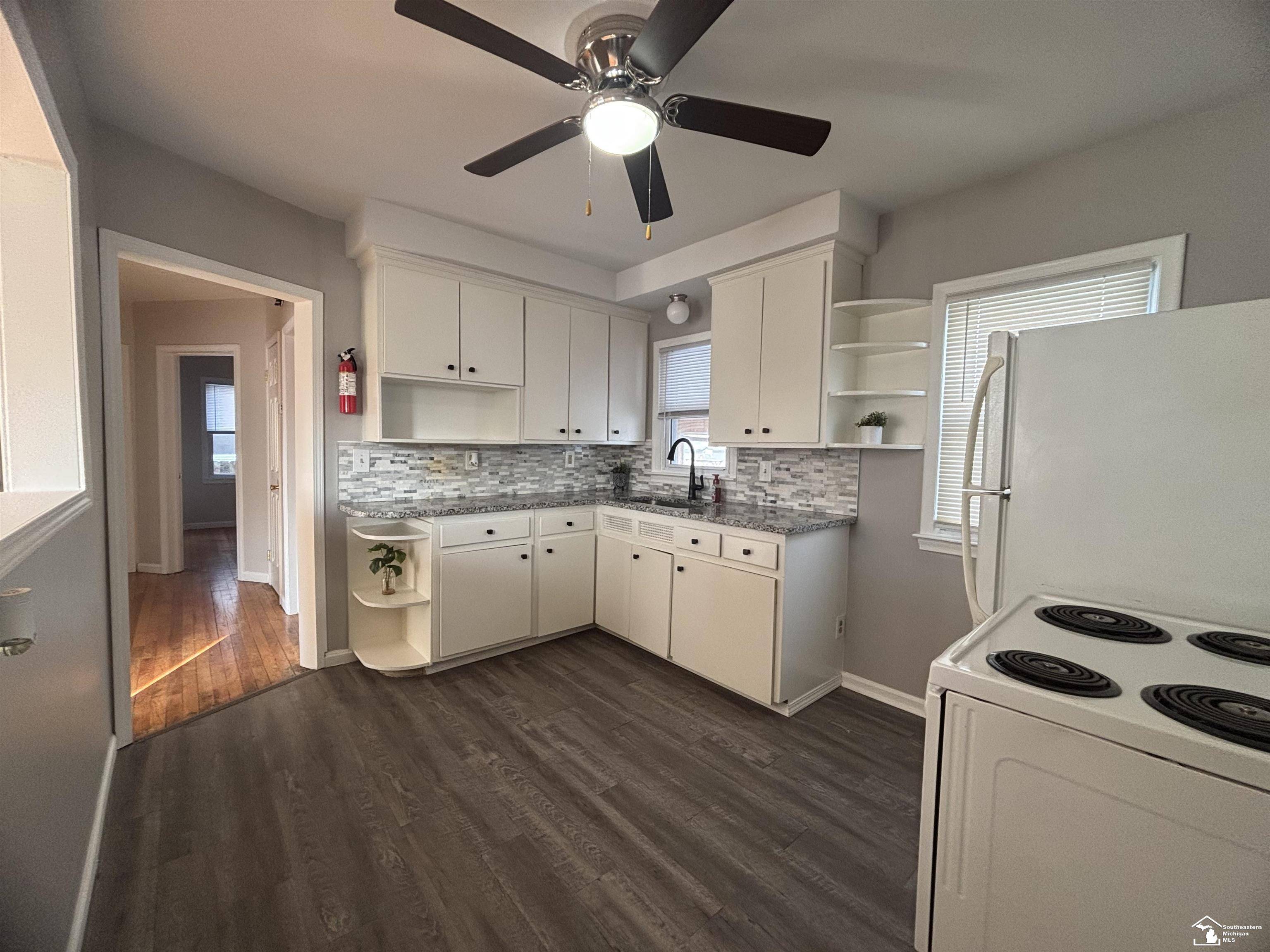 Wyandotte, MI 48192,1273 Lindbergh St ST