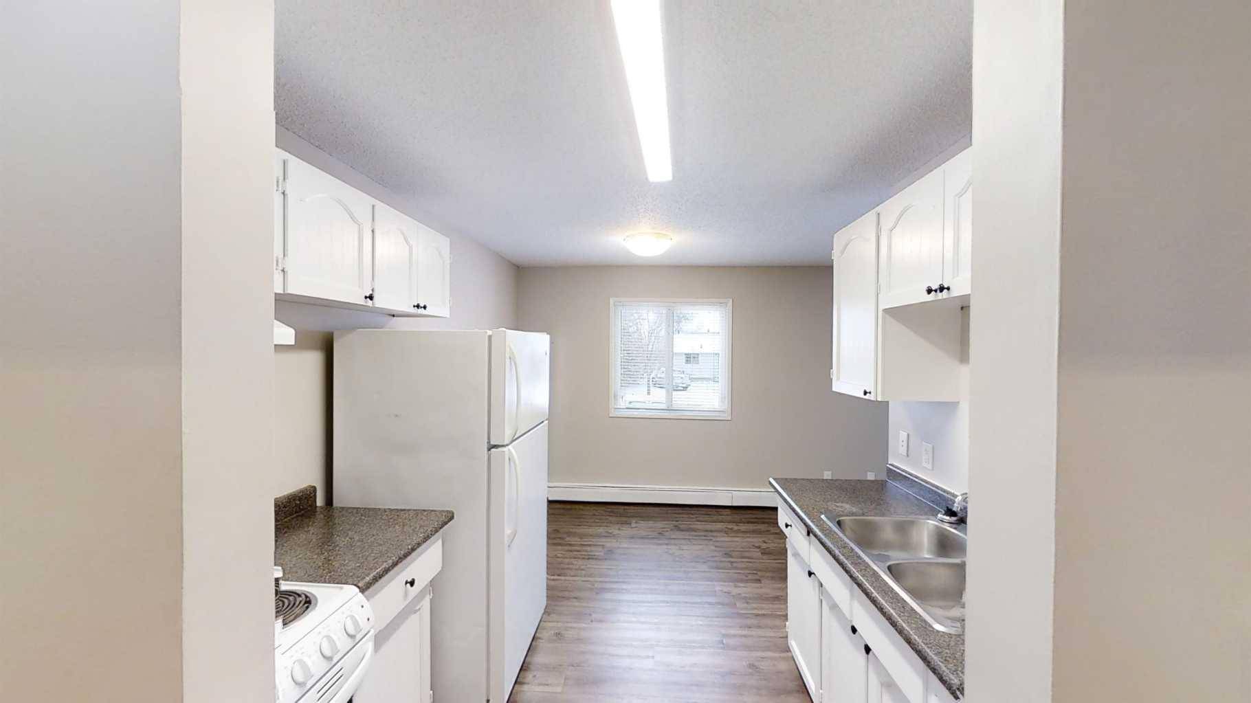 Grande Prairie, AB T8V1H4,10114 105 AVE #201