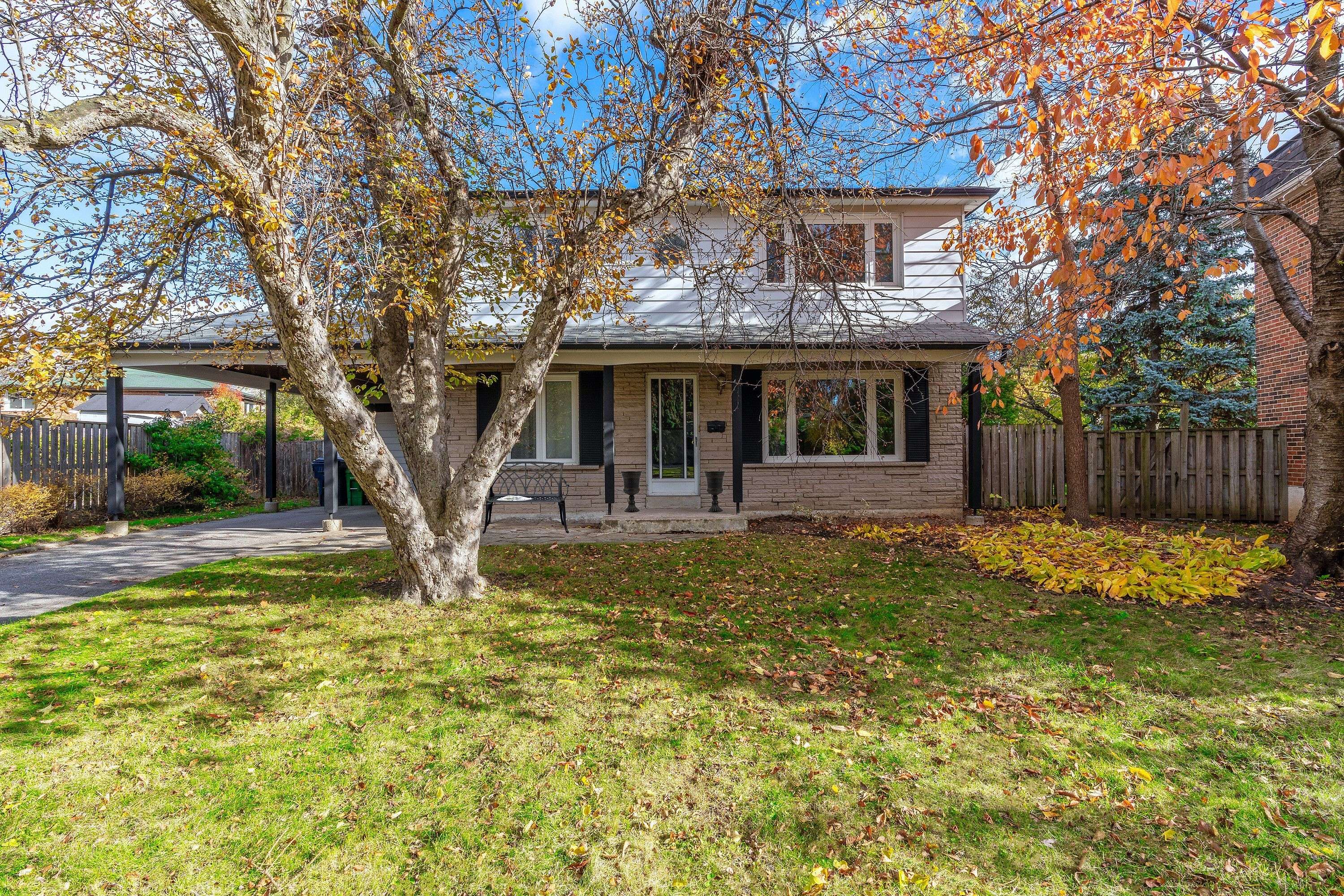 Toronto C15, ON M2J 3H4,19 Gleneagle CRES