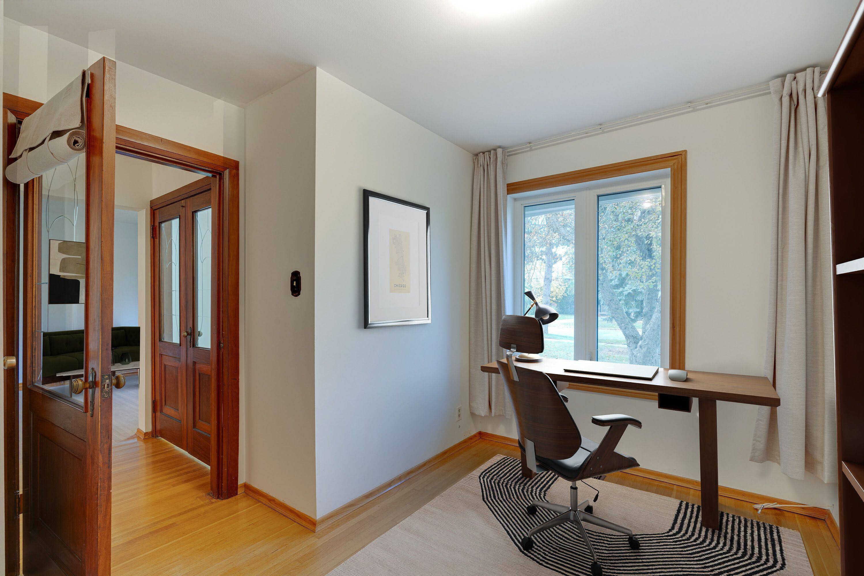 Toronto C15, ON M2J 3H4,19 Gleneagle CRES