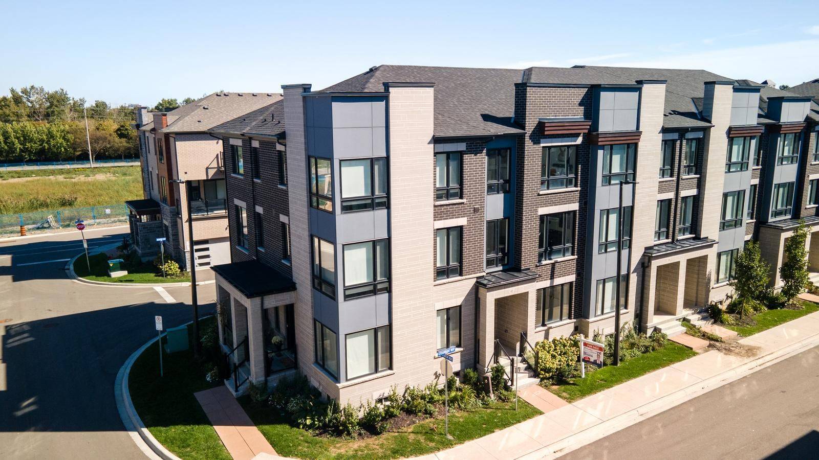 Whitby, ON L1N 0M6,41 Steamboat WAY