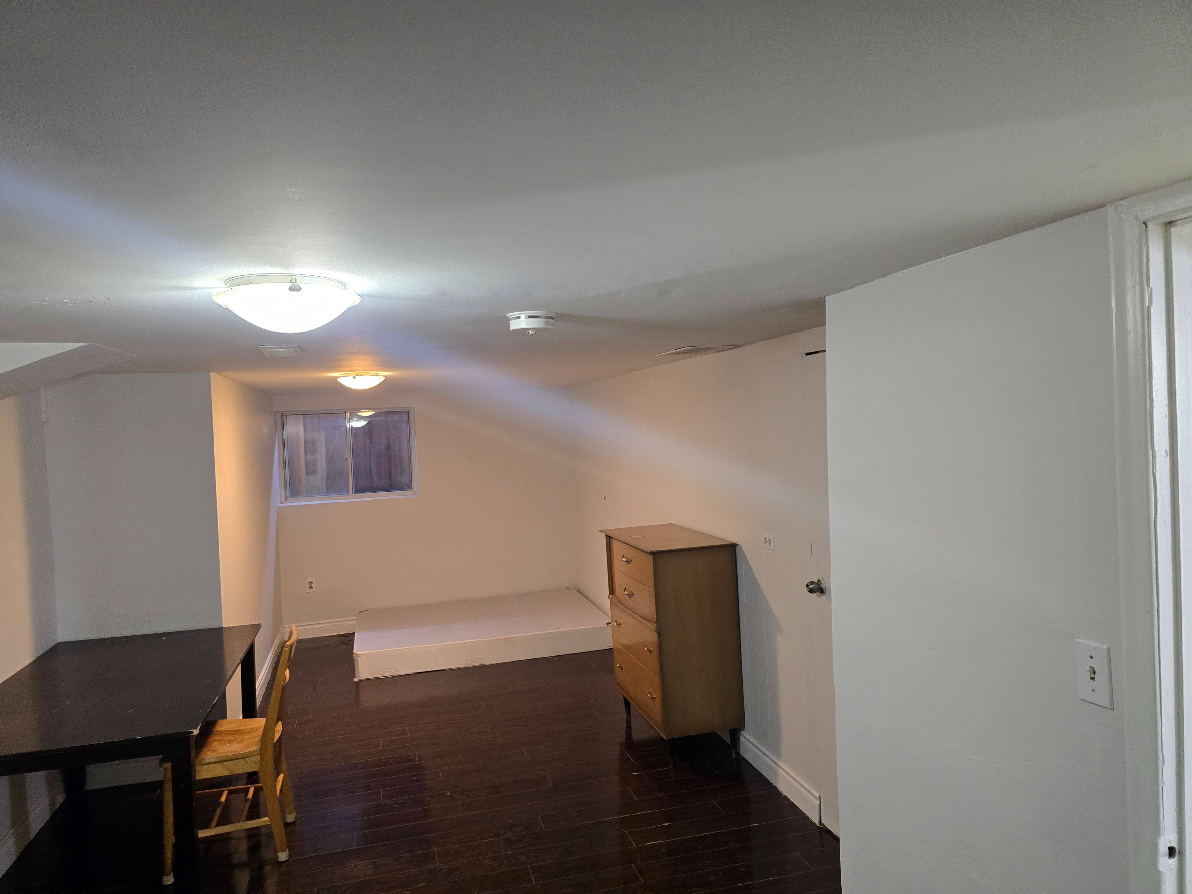 Toronto E10, ON M1E 3B5,24 Falaise RD