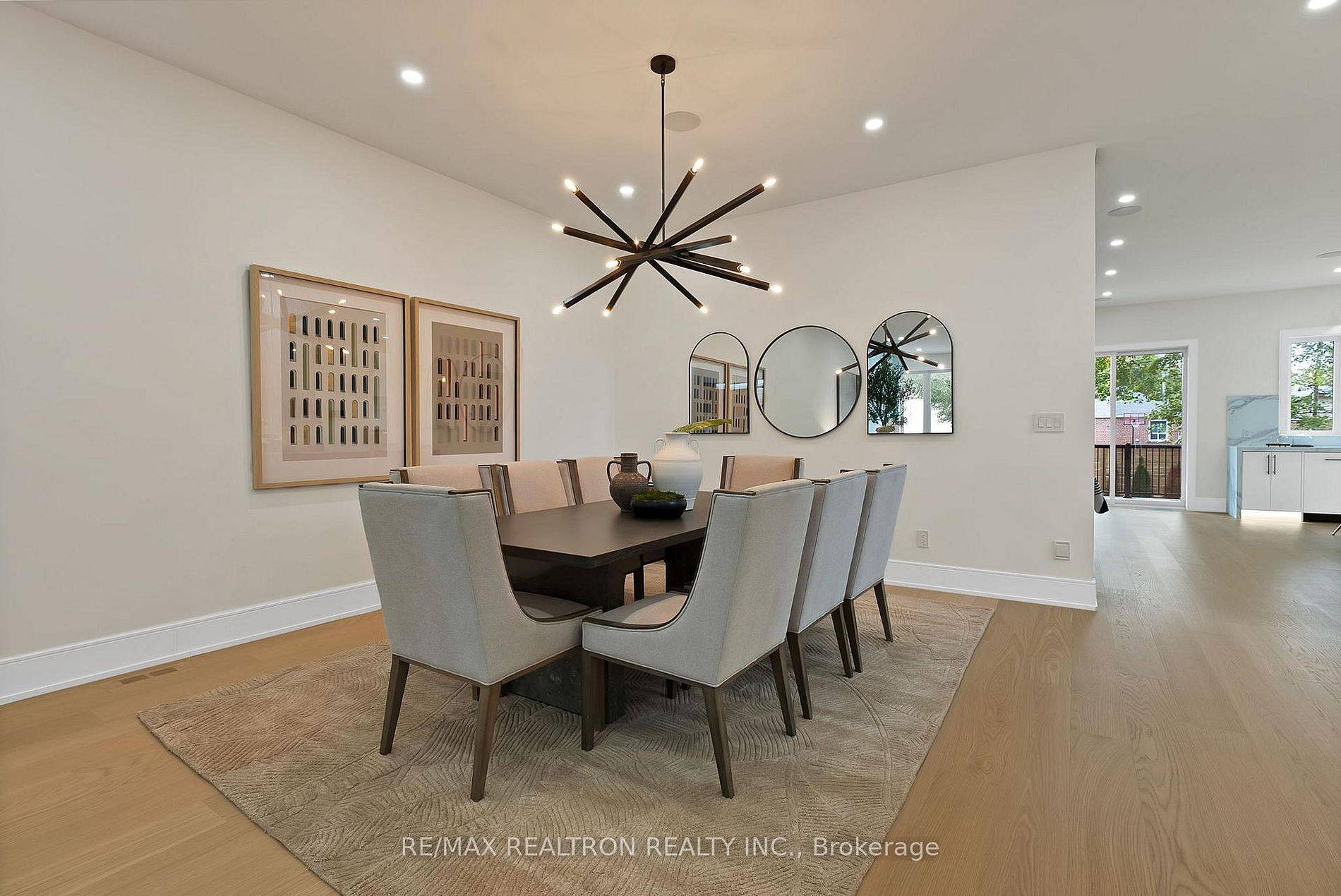 Toronto E03, ON M4B 2X9,18 Glen Eden CRES