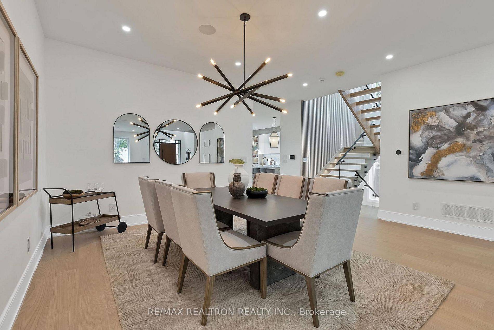 Toronto E03, ON M4B 2X9,18 Glen Eden CRES