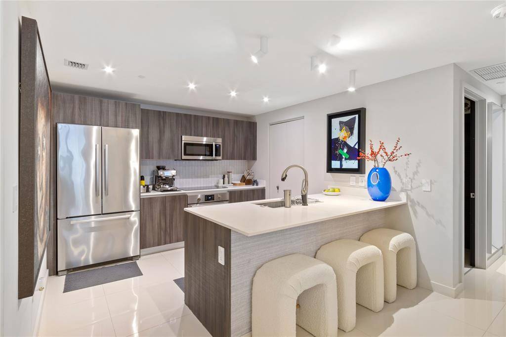 Miami, FL 33132,488 NE 18th St #2010