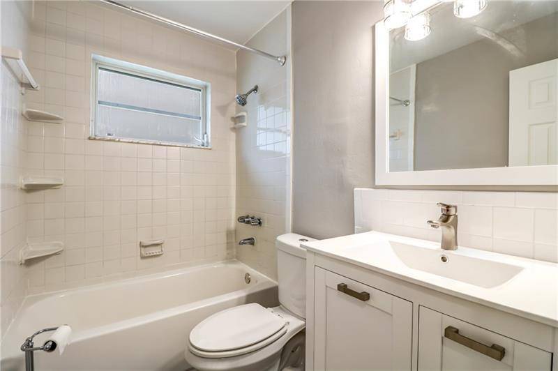 Oakland Park, FL 33334,260 NE 58th St #B