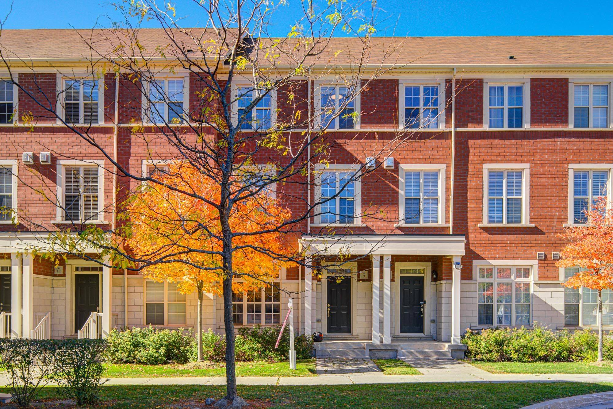 Markham, ON L6C 0P1,9 Vandaam LN