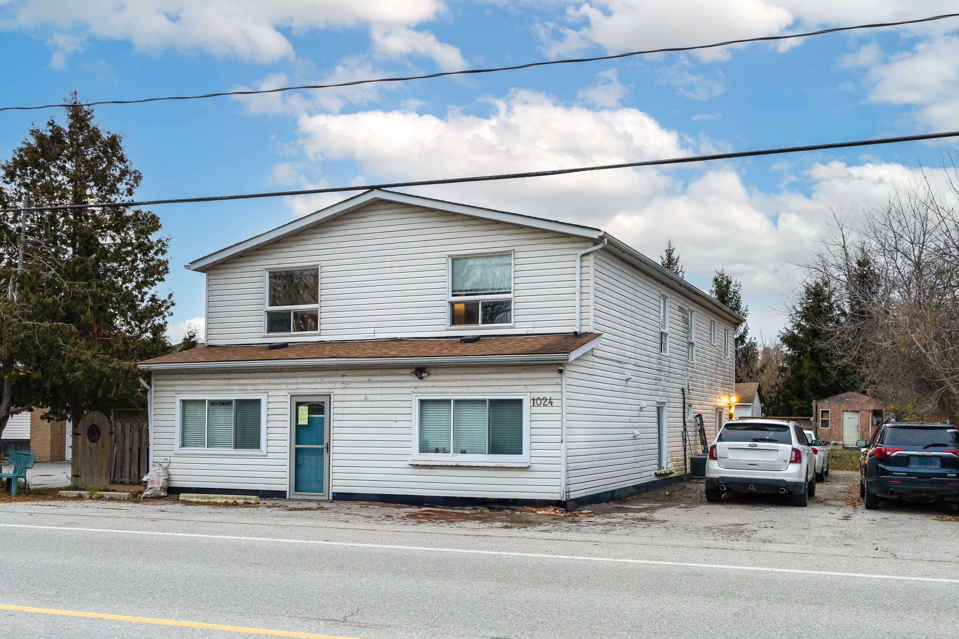 Innisfil, ON L0L 1C0,1024 Ewart ST N