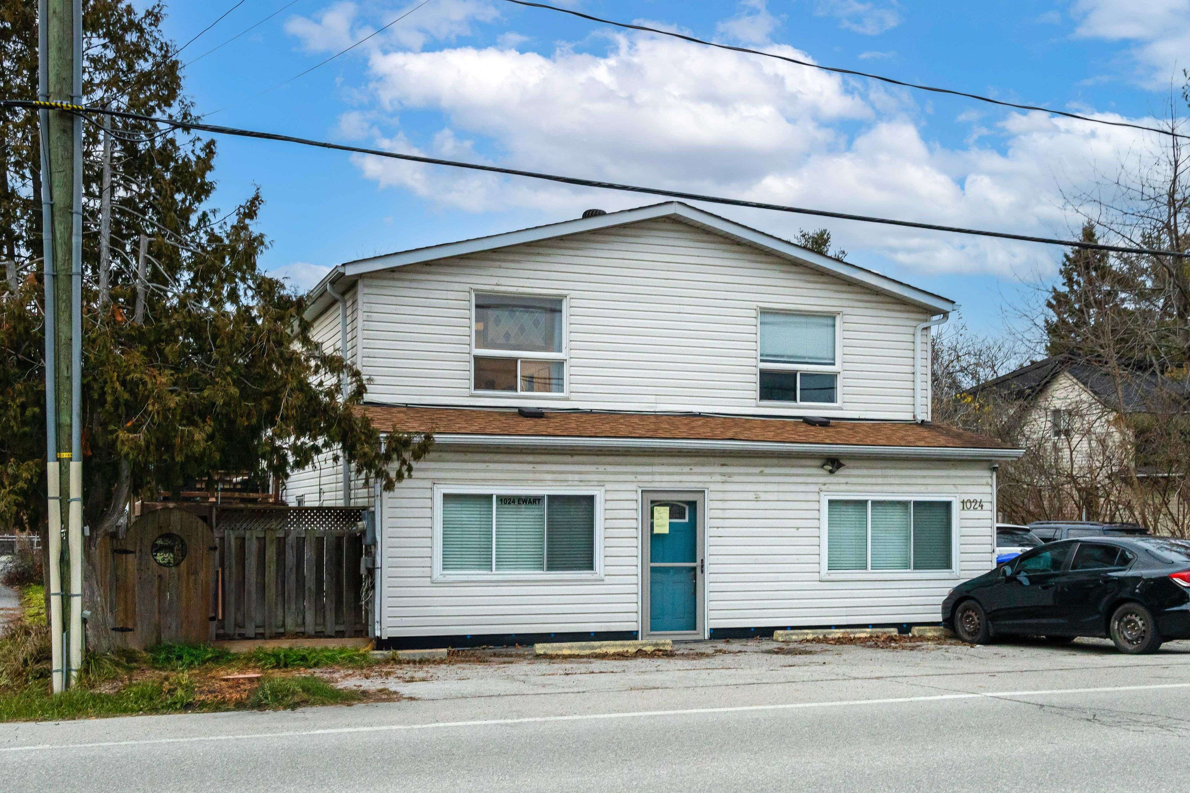 Innisfil, ON L0L 1C0,1024 Ewart ST N