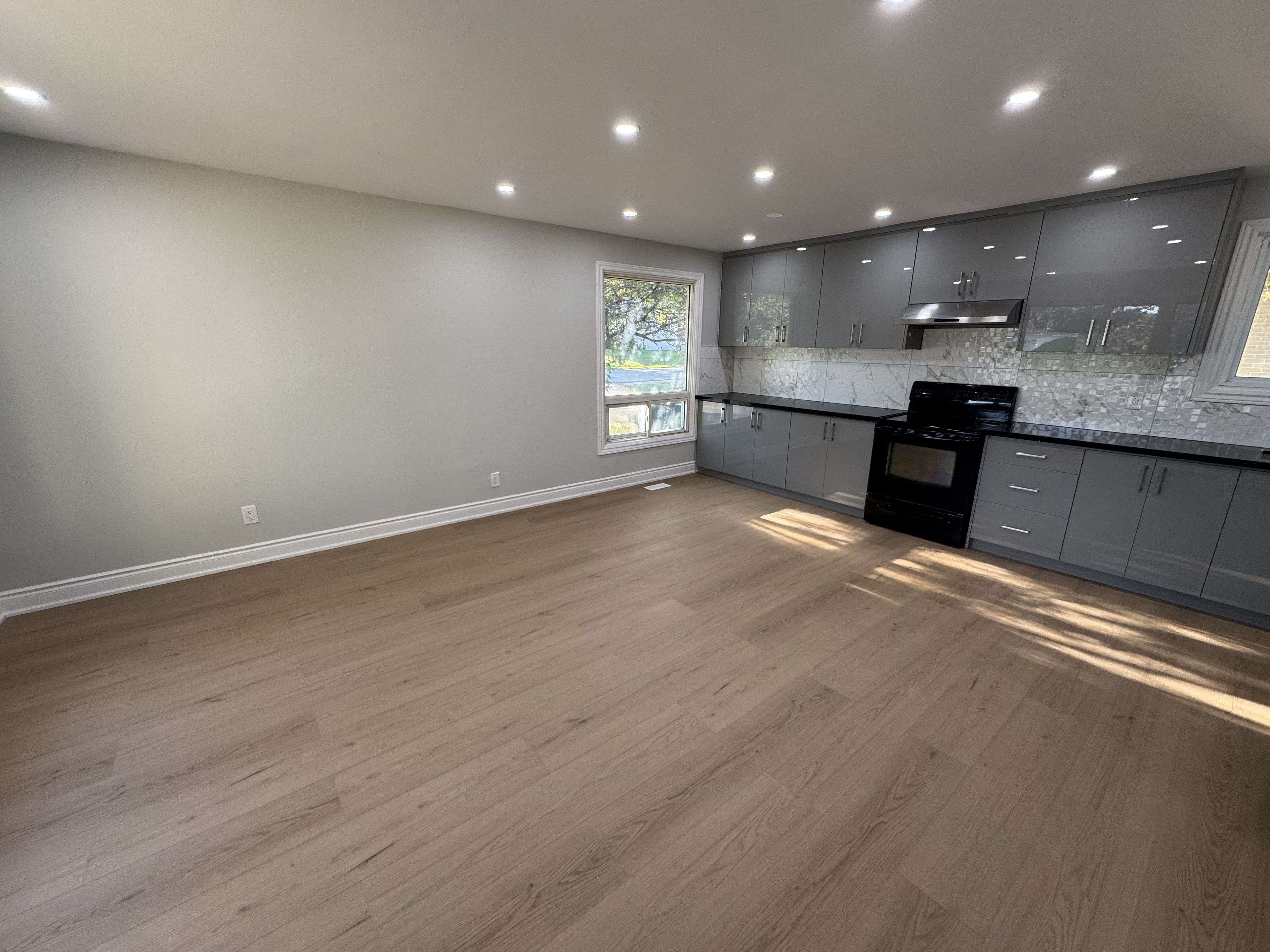 Barrie, ON L4N 3Y1,41 Maclaren AVE