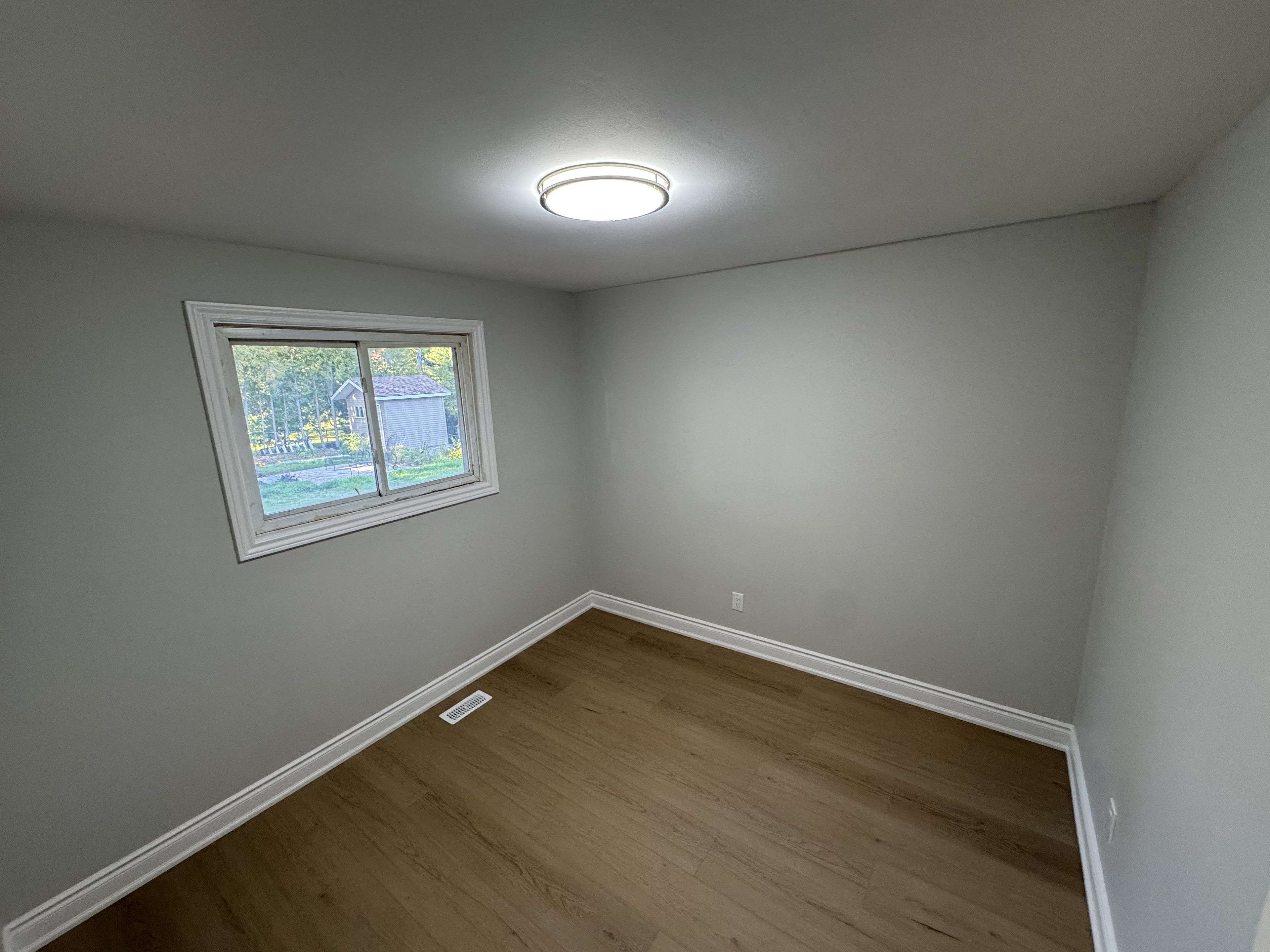 Barrie, ON L4N 3Y1,41 Maclaren AVE