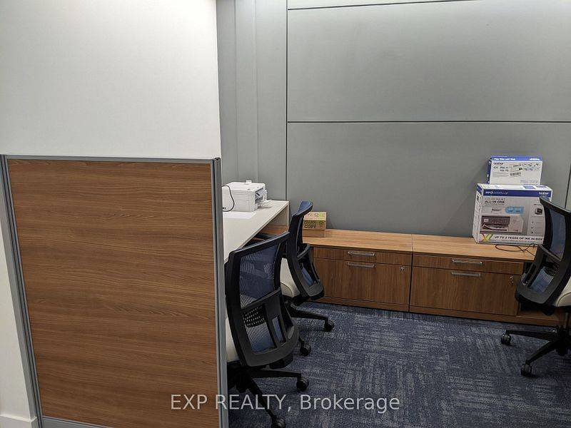 Mississauga, ON L4W 5M8,5250 Solar DR #204