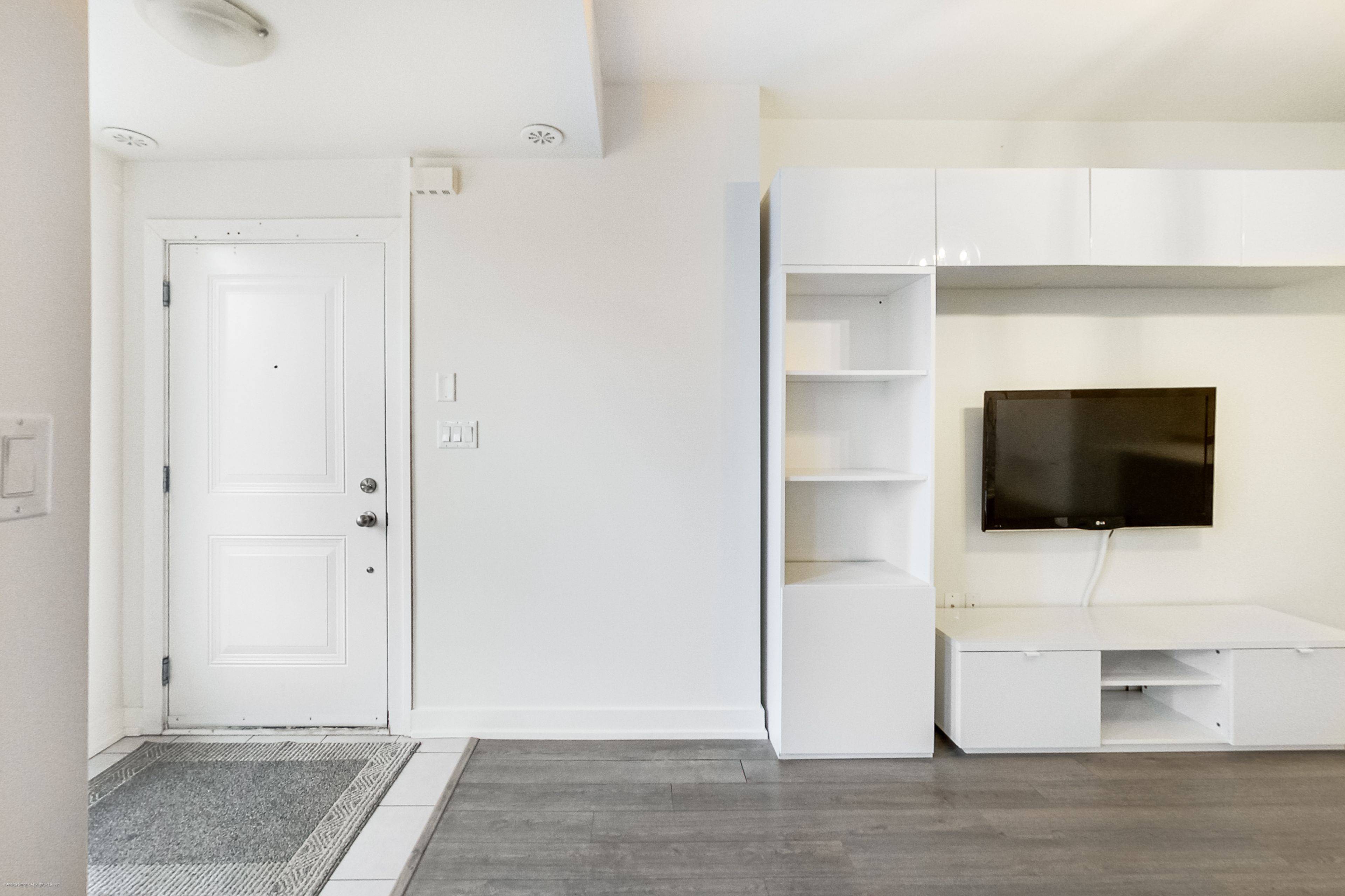 Toronto W06, ON M8V 1Y8,10 Drummond ST #504