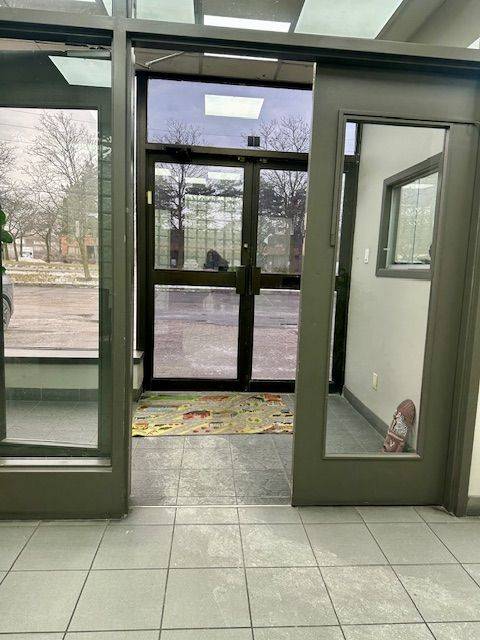 Mississauga, ON L5T 1S8,6015 Kestrel RD