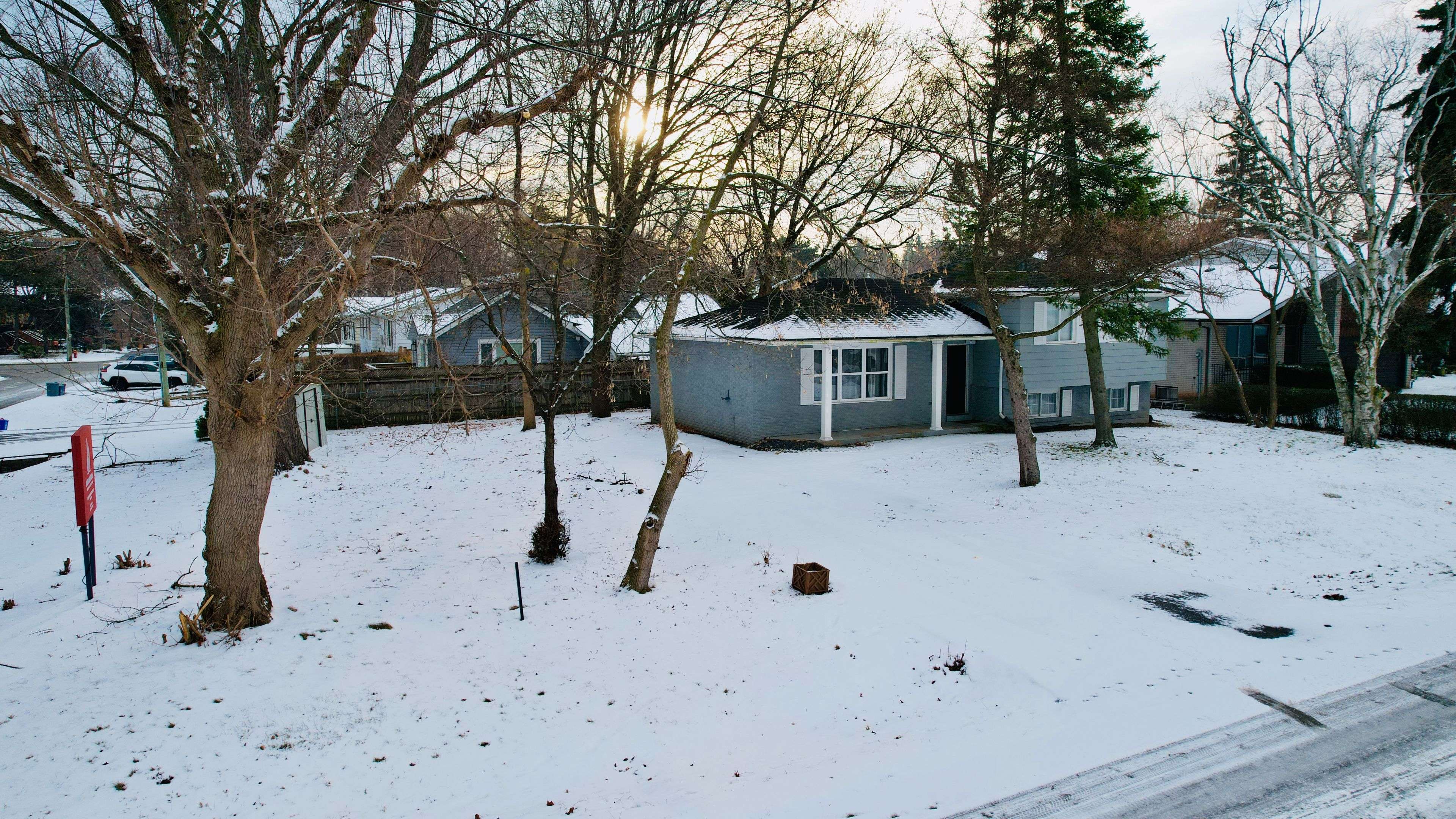 Oakville, ON L6L 1K2,3118 Victoria ST